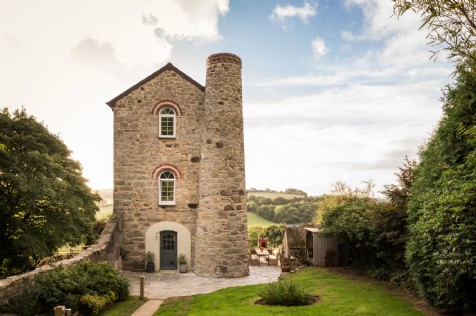 The Best Party Houses to Rent for New Year