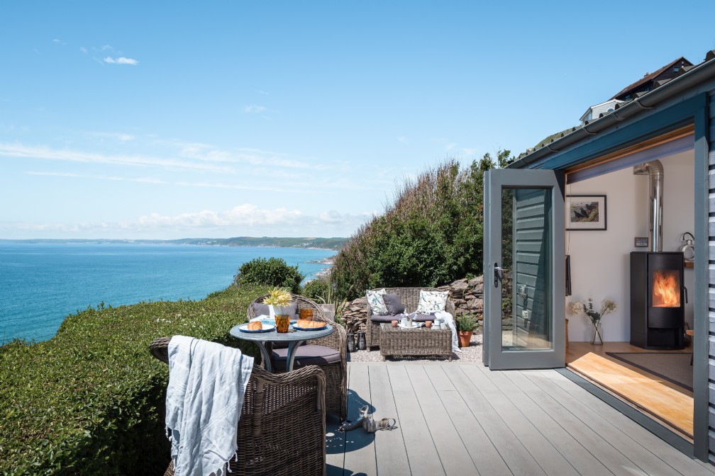 Breakers | Luxury Self-Catering Beach Chalet | Whitsand Bay