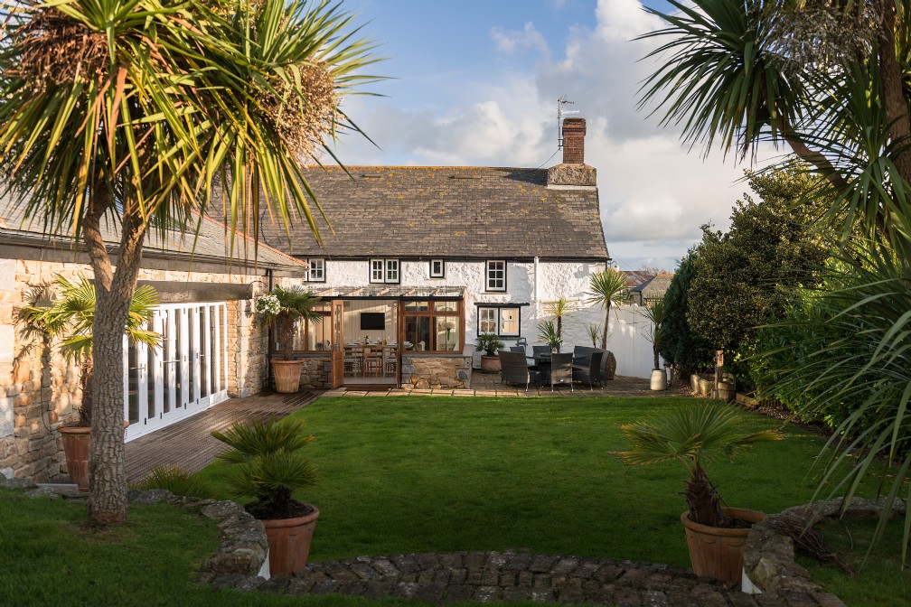 Ellenglaze | Luxury Self-Catering | Holywell Bay, Cornwall