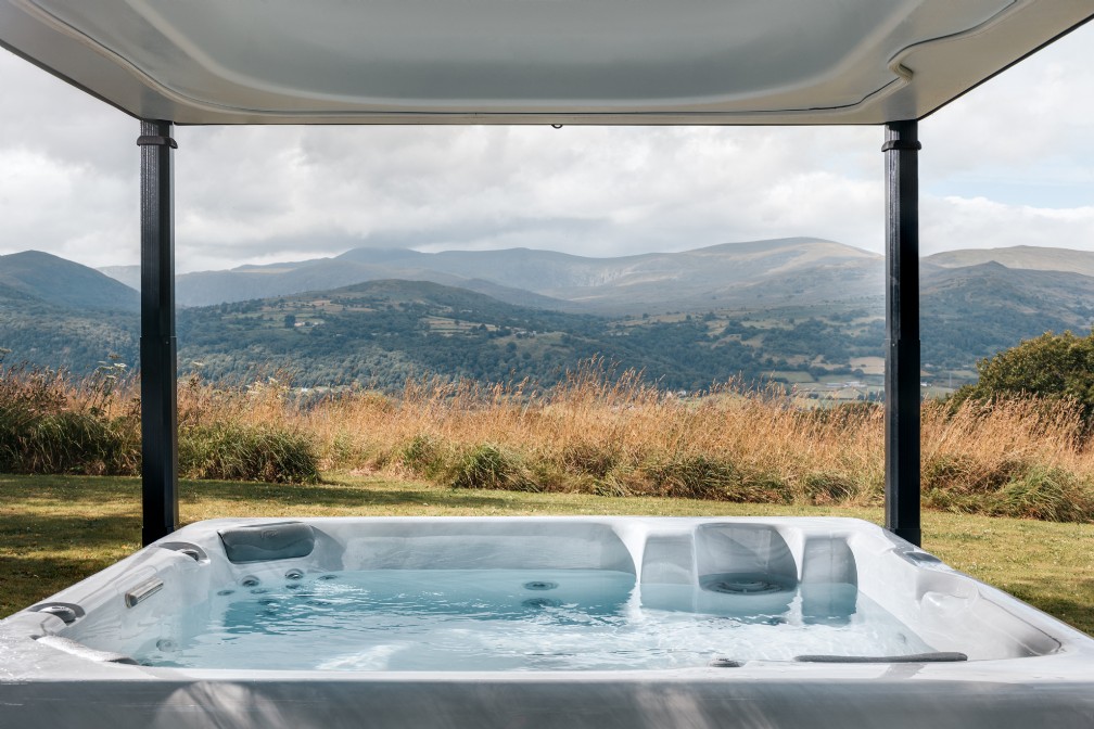 Hinterland Cabin | Luxury Self-Catering | Snowdonia, Conwy, Wales
