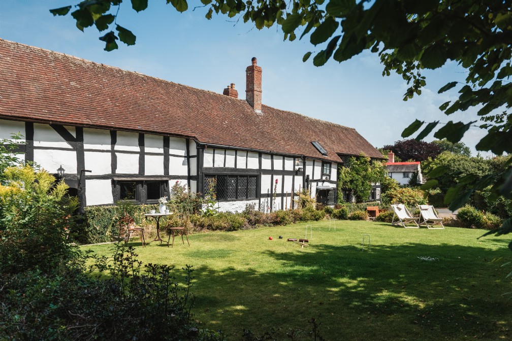 Hollyhocks | Luxury Self-Catering Cottage | Eardisland, Hereford