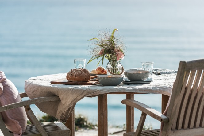 Dine al fresco on Seaglass&acute; decking