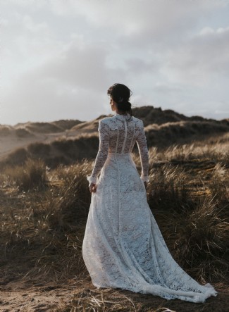 Elopement photography never looked as romantic<br /><span>&copy; Lizzie Churchill for Fern Godfrey Weddings</span>