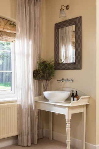 Simple country chic in the master bedroom