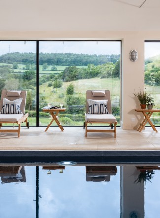 Lounge by the pool; lazy Sunday&acute;s have never been so good