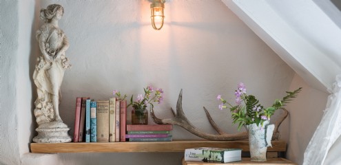 The perfect book nook; indulge in a little R&R