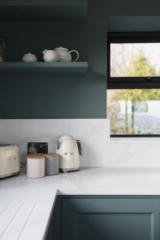 The kitchen is equipped with all the essentials for a luxury self-catering stay<br /><span>© Visual Feasts Photography</span>
