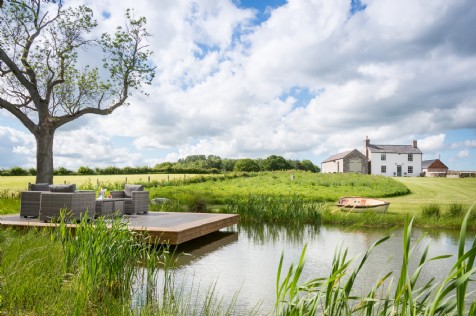 A Heart-Stirring Luxury Welsh Hideaway