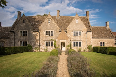 A Jolly Weekend In the Country