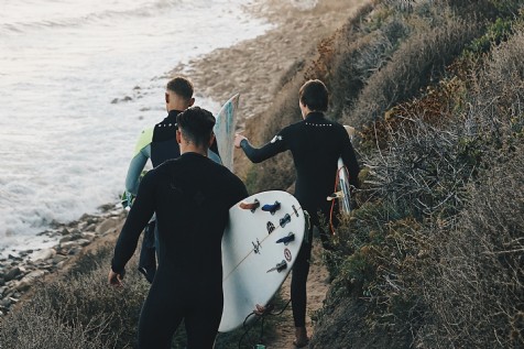 Surfing, Porthcothan Bay